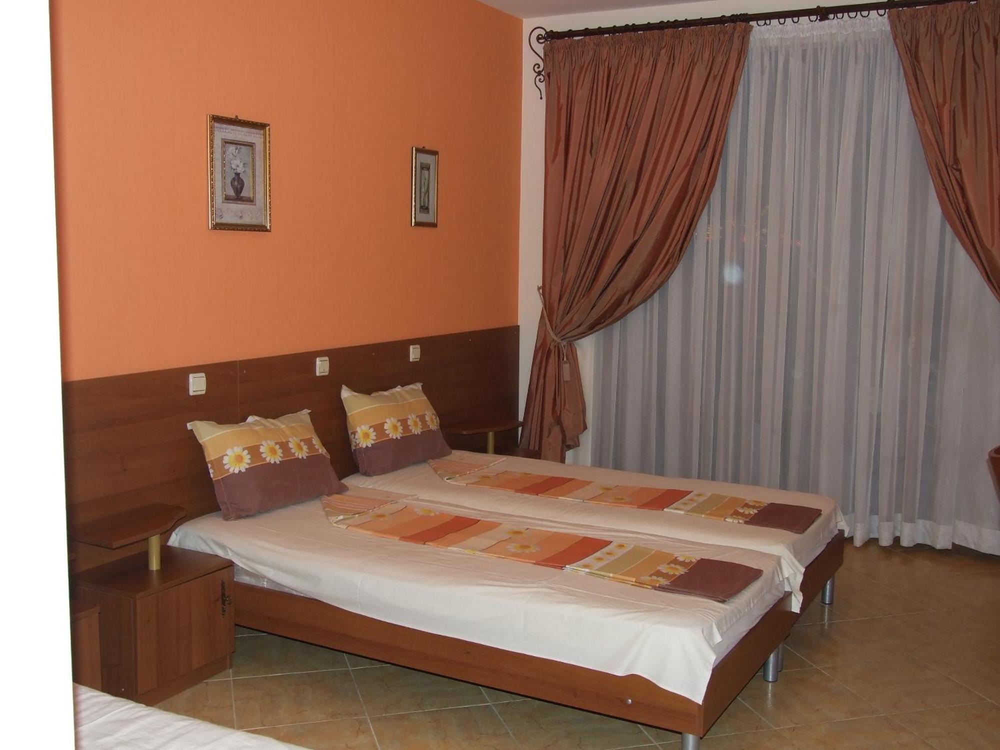Family Hotel Tropicana Ravda Exterior foto