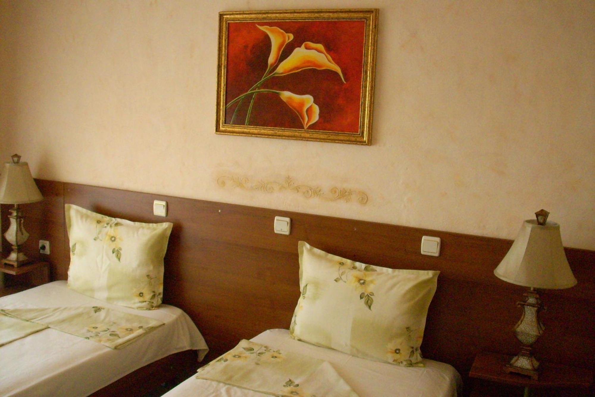 Family Hotel Tropicana Ravda Exterior foto