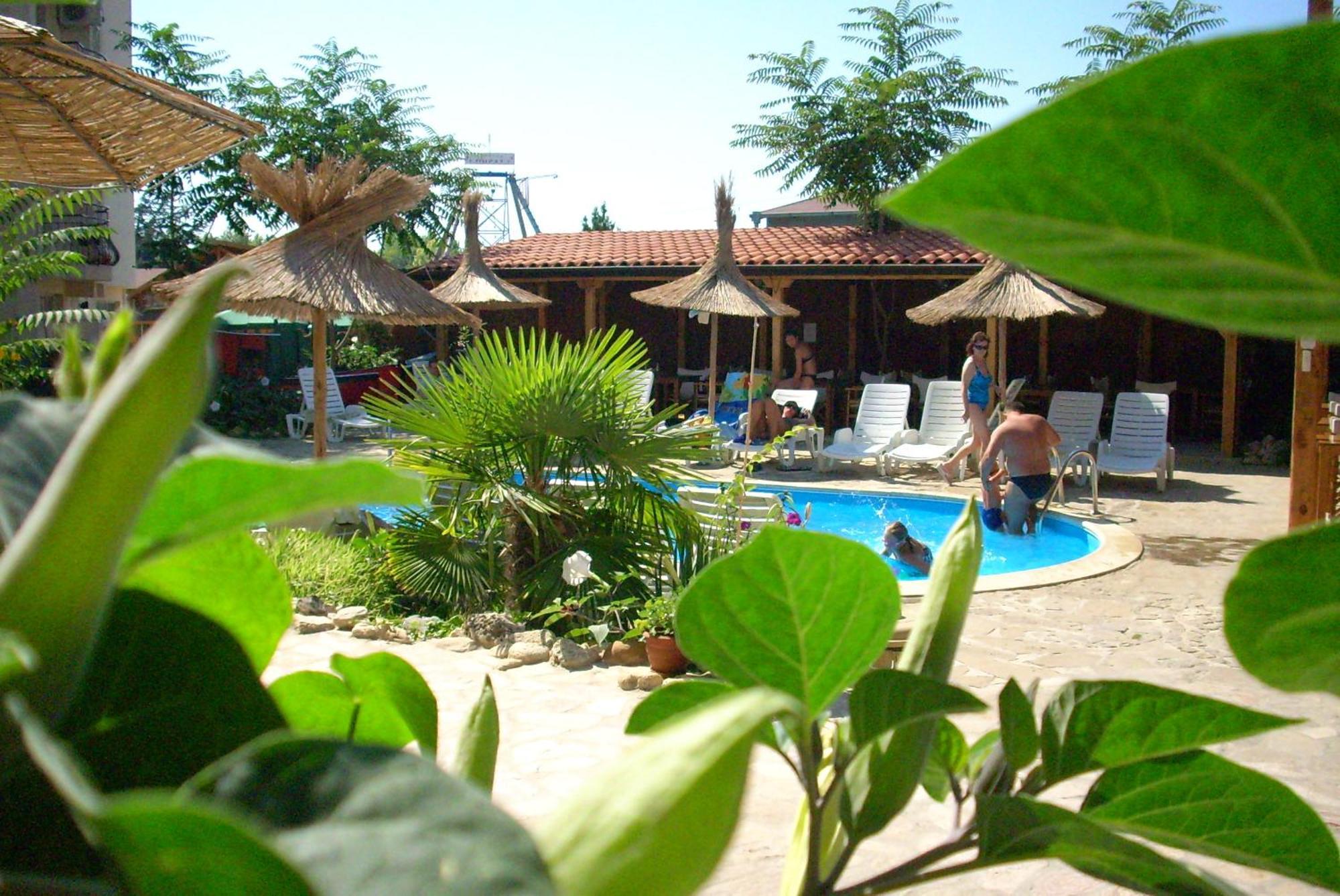 Family Hotel Tropicana Ravda Exterior foto
